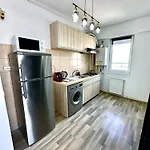 Summerland Seaview Penthouse Apartment Mamaia