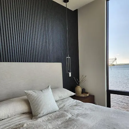 Summerland Beautiful Penthouse *