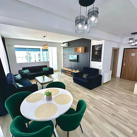 아파트 Summerland Seaview Penthouse 마마이아