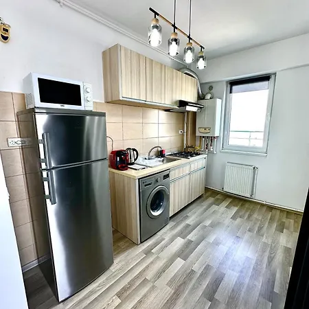 Summerland Seaview Penthouse 아파트 마마이아