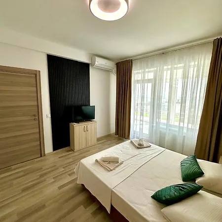 Summerland Seaview Penthouse 아파트 마마이아