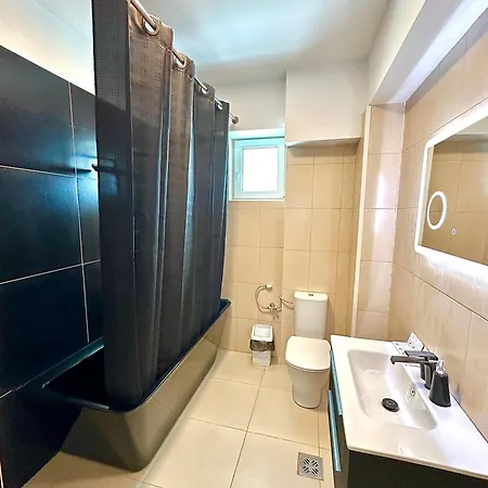 Summerland Seaview Penthouse 아파트 *