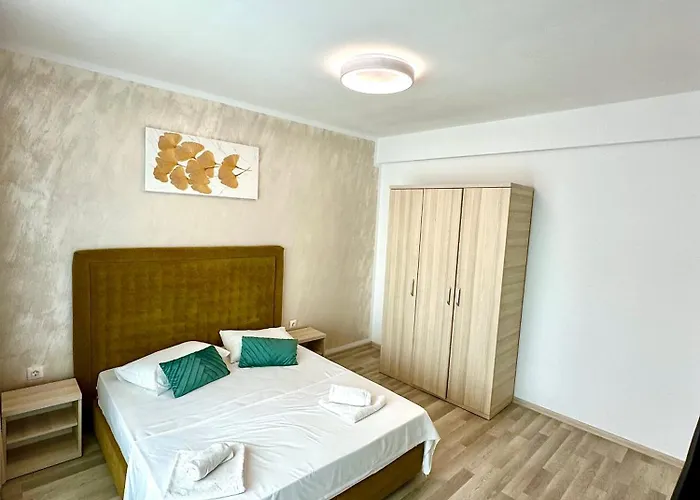 Summerland Seaview Penthouse Mamaia